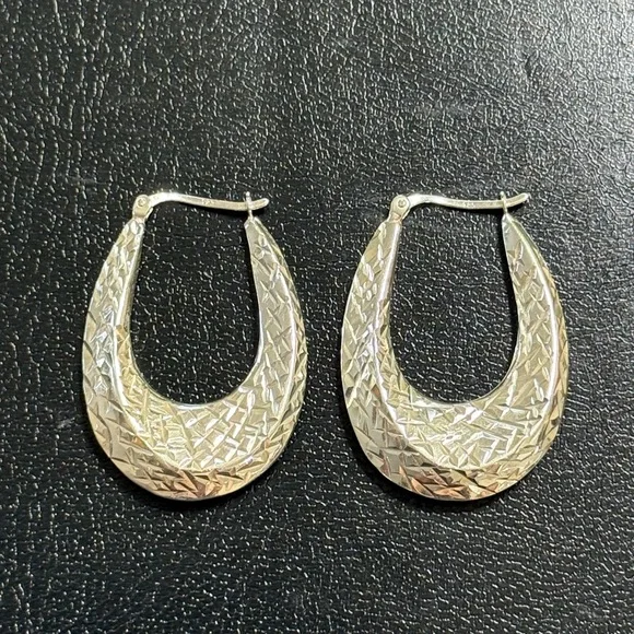 Sterling Silver Oval Large Textured Hoop Earrings Stamped 925 - Picture 6 of 6